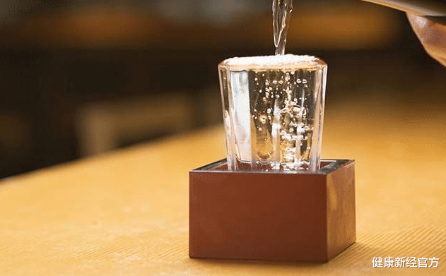 肝脏|吃一次等于熬夜一周，很多人上瘾，医生：愚昧！那样做是自毁肝脏