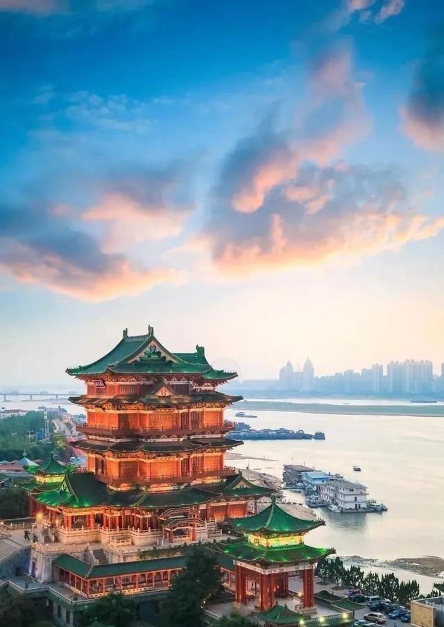 日月潭 日月潭底垃圾成堆,惨不忍睹!原来语文课本中的美景都是骗人的?