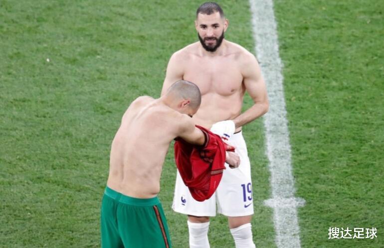 欧洲杯|欧洲杯今夜最大赢家！他力压C罗夺得全场最佳，还收获了2件球衣