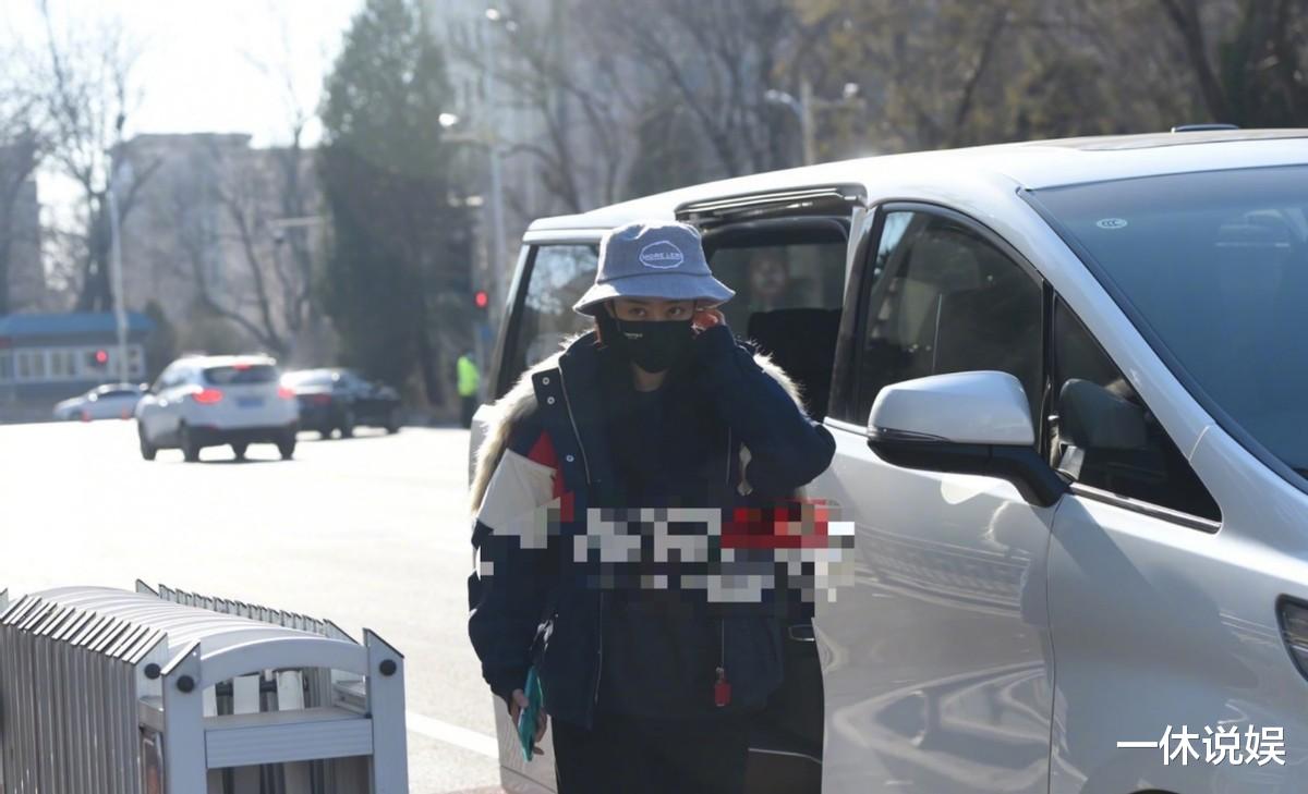 张小斐|央视春晚语言类开始彩排，张小斐贾玲现身，网友：别用悲剧煽情