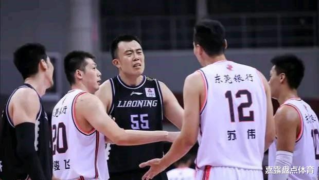 火箭队|总决赛首战赛后！杜锋赞美三人防守+谈易建联，杨鸣承认两队差距