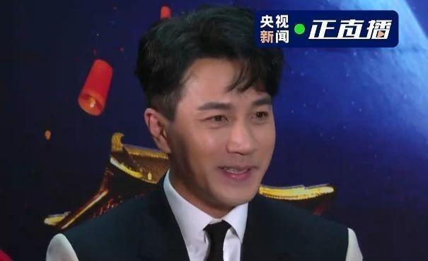 刘恺威|刘恺威：秋风解风情，工作间隙尽情感受邛海带给自己的静谧和思绪