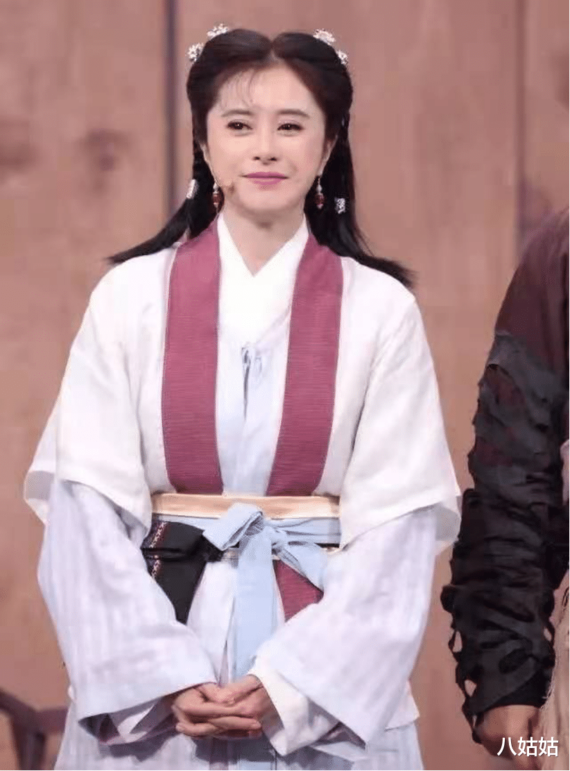 何美钿|5岁学体操，18岁当演员，因《天龙八部》大火的何美钿，现状如何