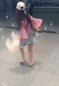 学姐说育儿|忘记把门上锁了,丈母娘突然开门进来了,场面太过尴尬。