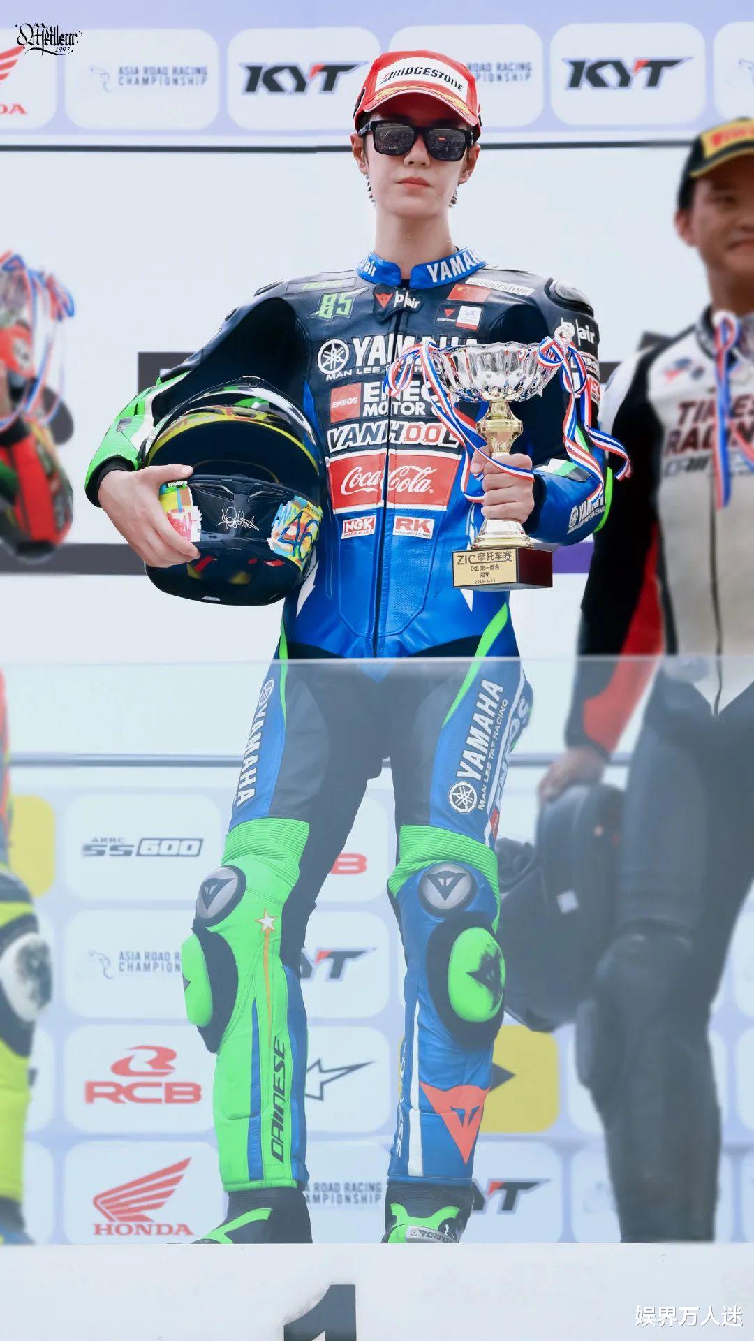 王一博|王一博全能人设被打脸？被曝招摩托滑板舞蹈替身，还意外暴露身高