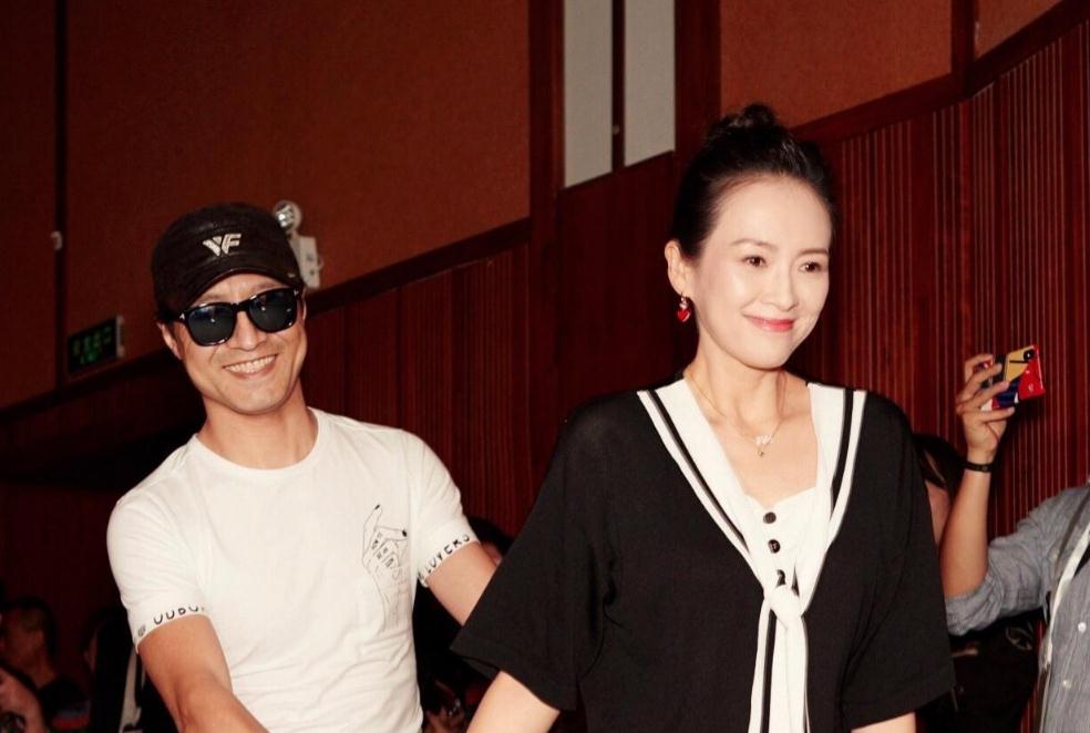 章子怡|汪峰到底有什么能耐，能让章子怡变了个人？看了他的年收入，懂了