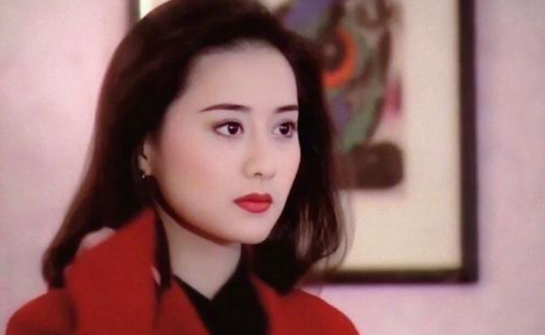 李威|她曾拒演“小燕子”成就赵薇，今脸部僵硬容貌大变，后悔22年