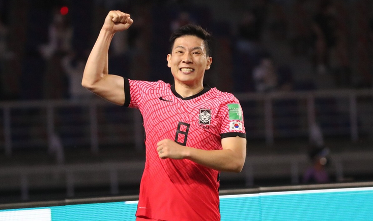 國足|5-0！大逆襲！亞洲2冠王誕生2佳績，狂吹世界巨星，中超2熟人首發