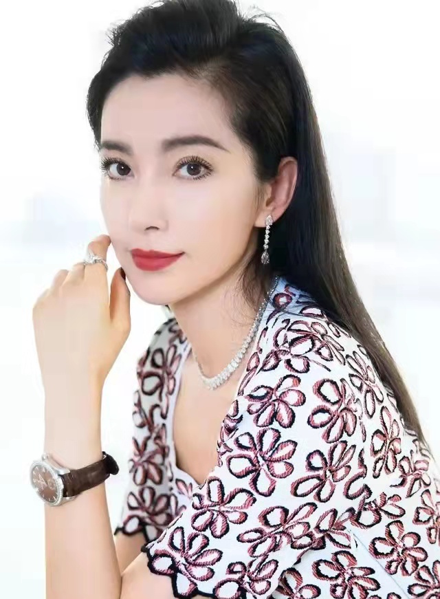 张静初|风韵犹存至今未婚的大龄内地女星们！