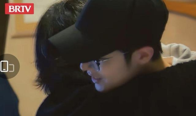 肖战|奶凶肖战反差萌超治愈,被黑豹乐队主唱夸奖,是一次愉快的合作