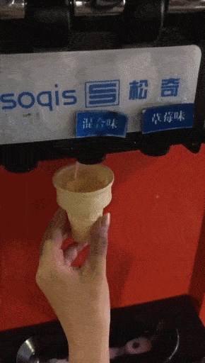 “女票在别人家的床单上给我发自拍？”