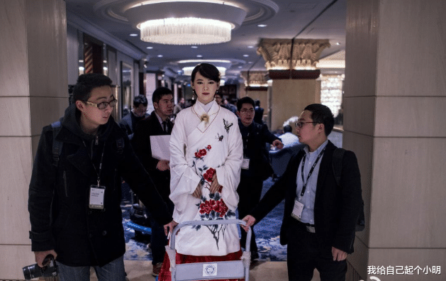 机器人|为何日本女性机器人这么受男性欢迎?看完这三个功能,你就明白了