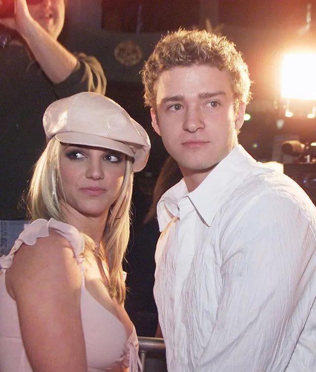 布兰妮·斯皮尔斯|疯了吧？她怎么沦落成这样了？