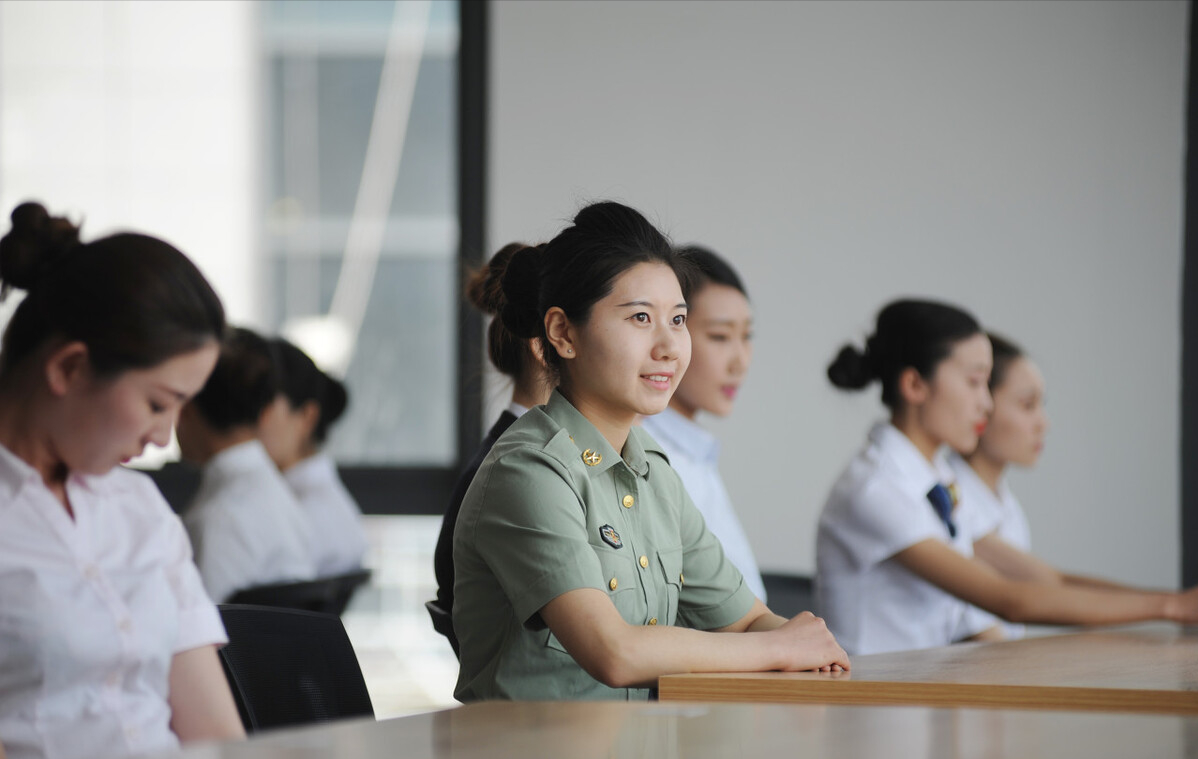 文职|2022军队文职招聘已开始，涉及23个专业技术系列，专科学历也可报名