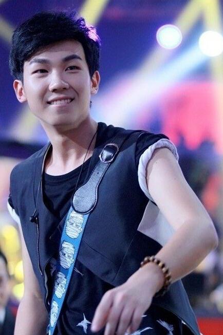 白举纲|恭喜！白举纲官宣结婚，妻子是圈外人，长相甜美两人十分般配。