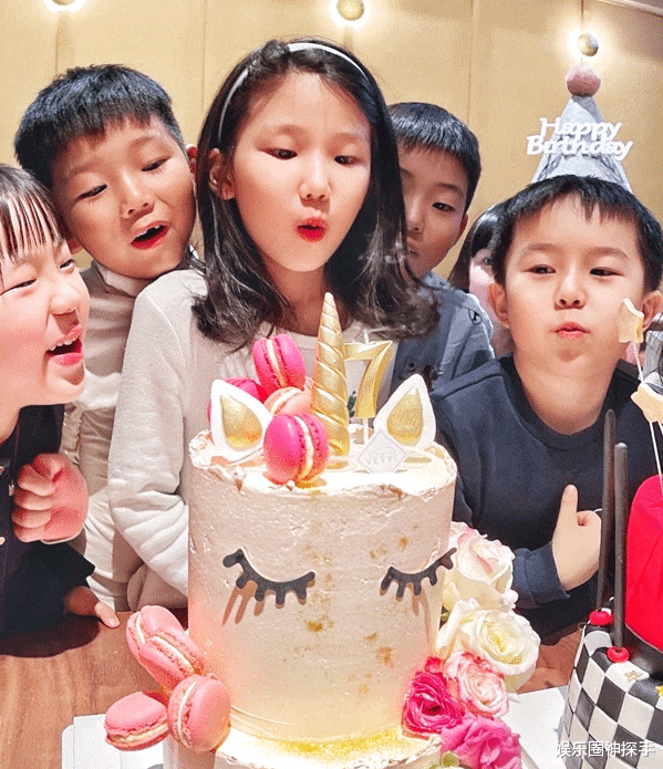 吴辰君|43岁“孔慈”已当妈，一儿一女已长大，姐弟合影很有爱