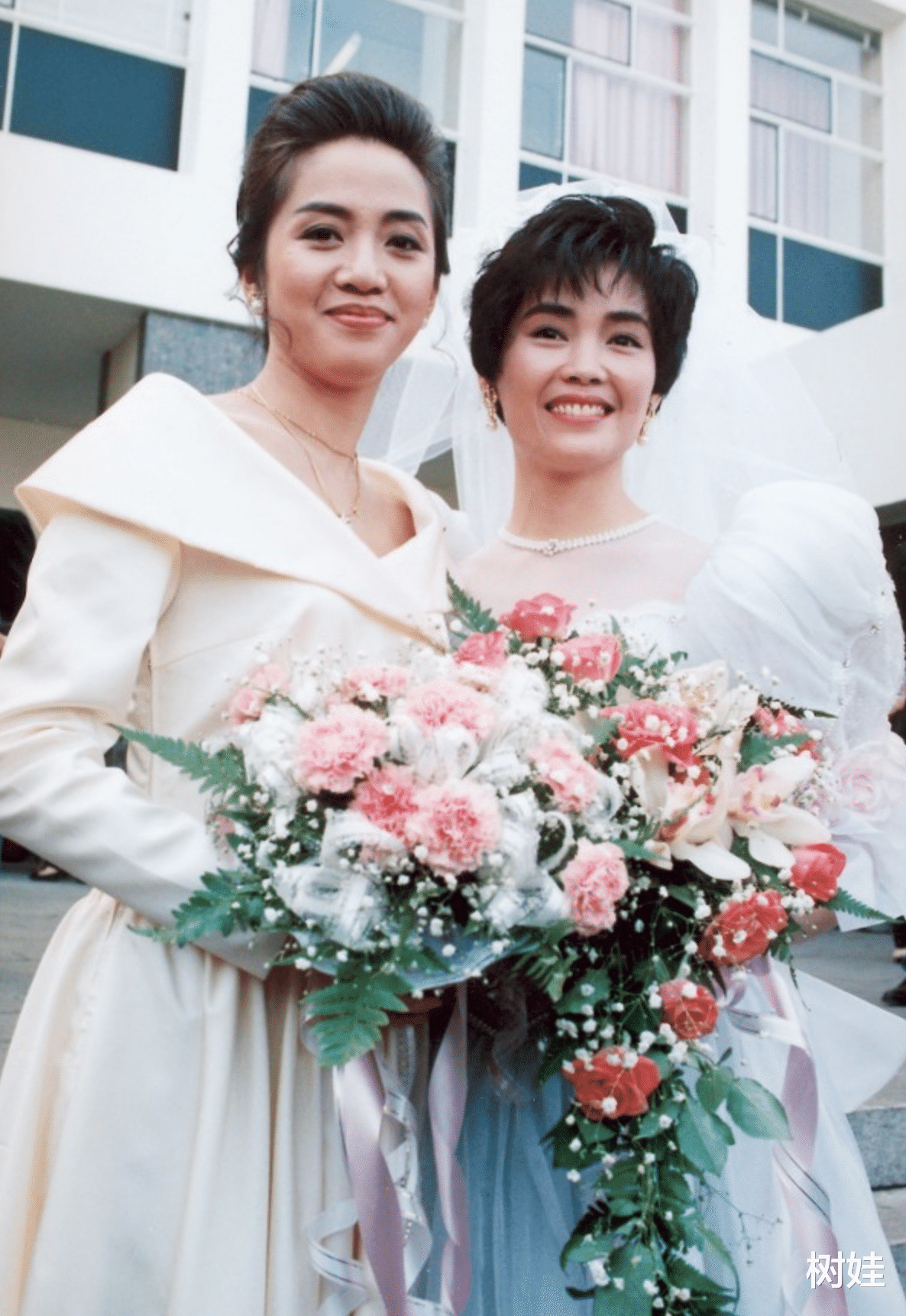 梅艳芳|梅艳芳28岁外甥失联21年现身,发文缅怀母亲小姨,称不知梅姨寻亲