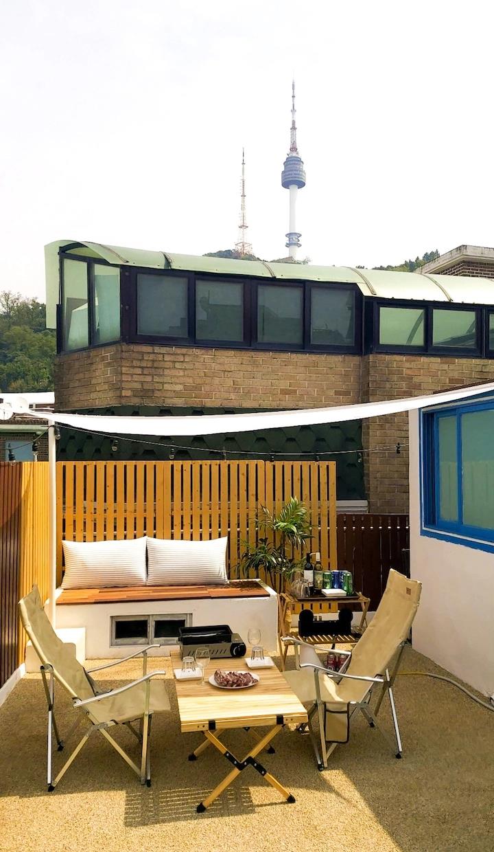 他一个人借钱买下顶楼小房,用5个月时间装修,朋友直言:舒服!