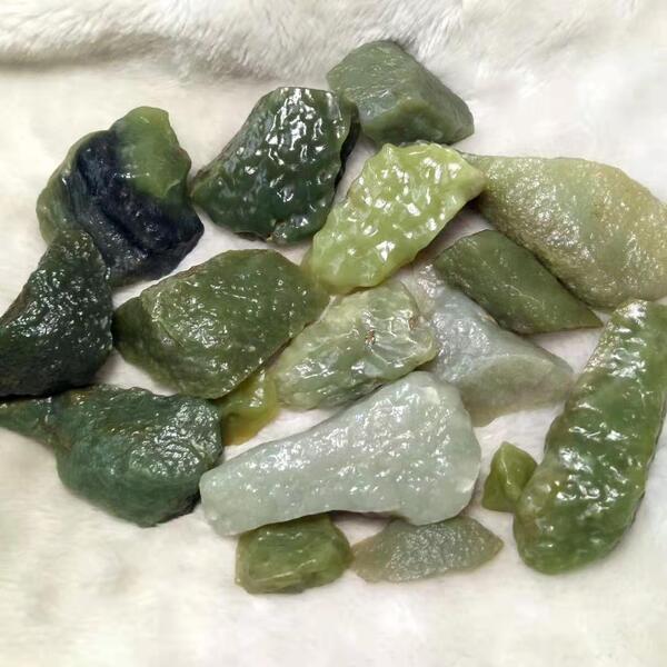 新疆维吾尔自治区|玉壶匠安国庆带您了解和田玉