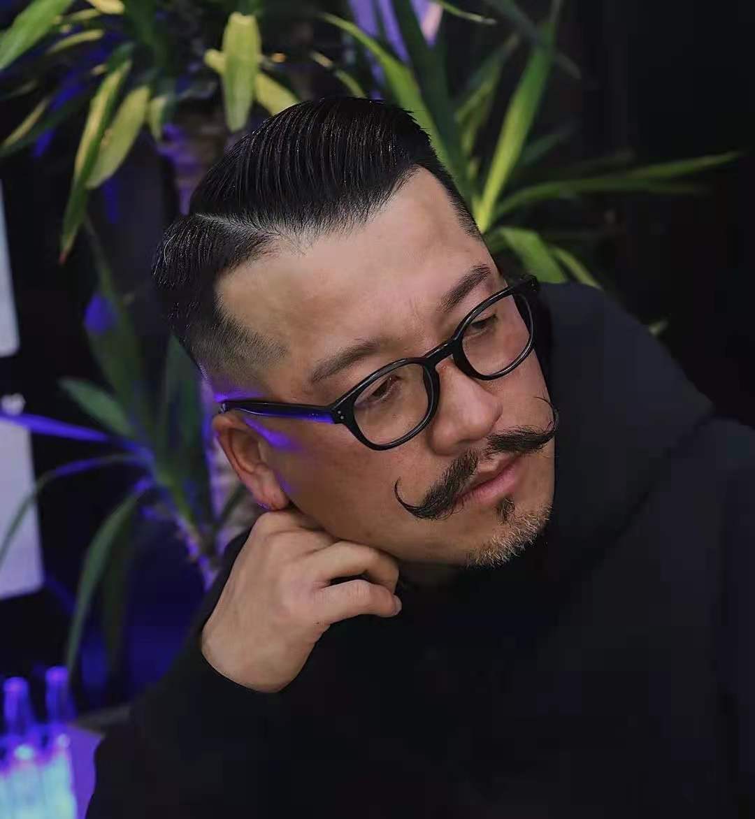 寸头 为什么男人年纪大了都喜欢理短发？是头发少了，还是心态变老了？