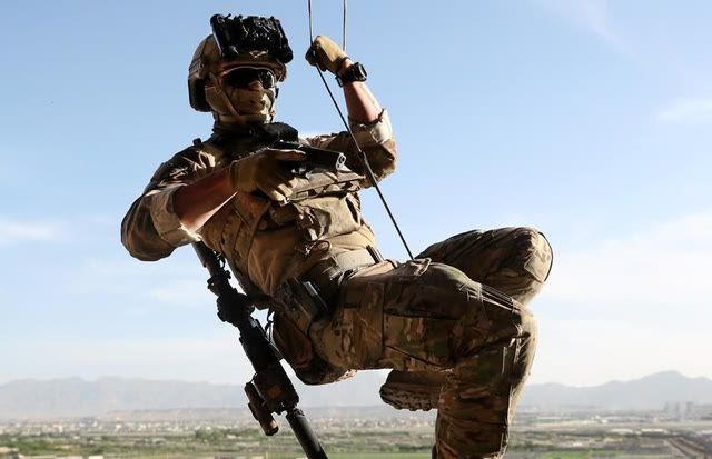 阿富汗|布林肯情绪失控道真相！果然，还有100多名美国人“藏于”阿富汗