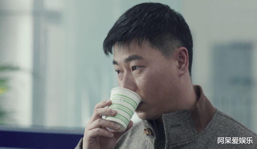 王子文|扫黑风暴一组数字暴露了两名黑警，不是何勇聪明，而是他们太蠢