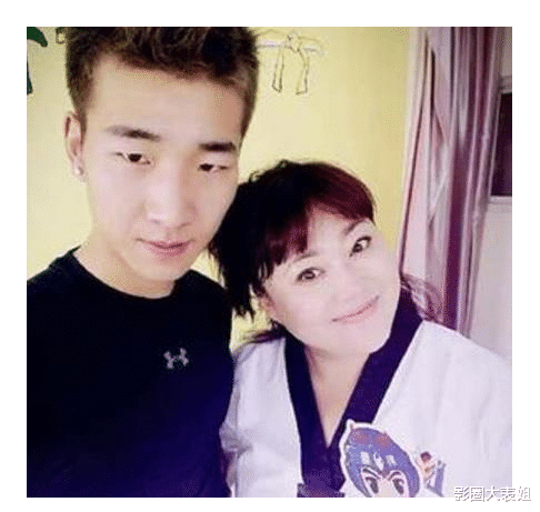 潘长江|脸面都不要了？老戏骨为钱各出奇招，卖假酒拍烂片，晚节是啥？