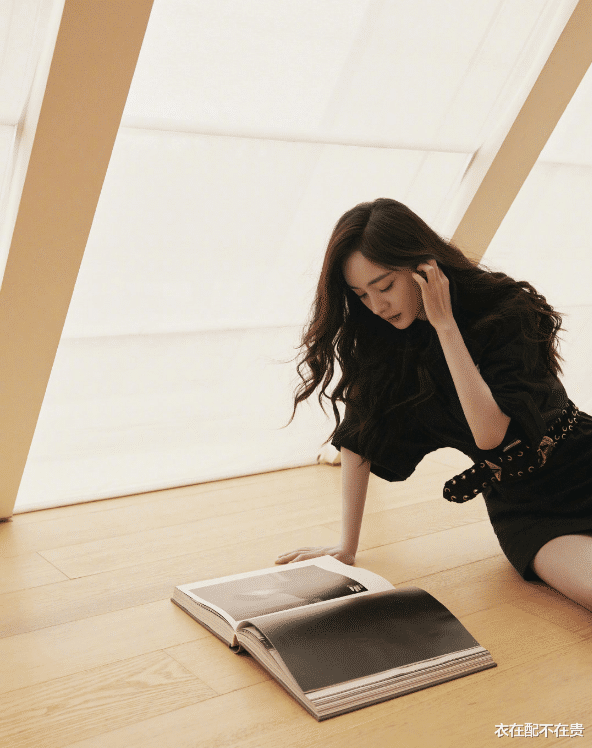 衣在配不在贵|杨幂生日阵势不小,与外籍老总贴身合照,穿一身顶奢大牌优雅迷人