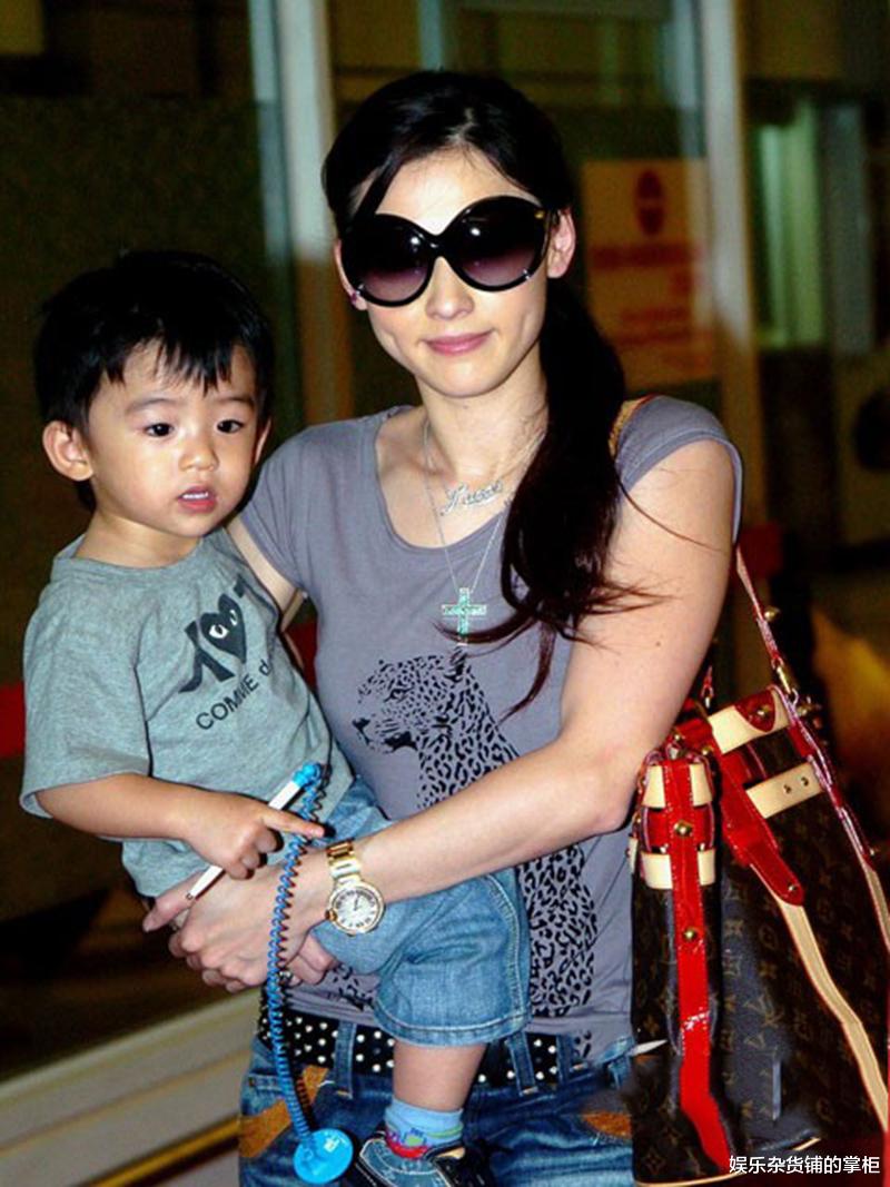 陈冠希|隐忍12年，陈冠希终不再沉默，亲口曝出张柏芝与谢霆锋离婚的真相