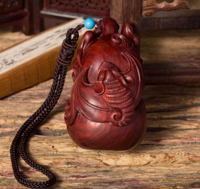 鼻烟壶|别戴大金项链子了，中国男人传统的几大首饰是这些！