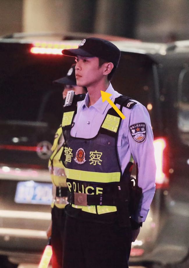 张若昀|张若昀新戏杀青照曝光,为角色瘦成了另一个人,大家能认出来吗?