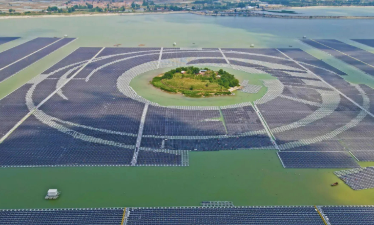 節省土地資源，把太陽能板放水上？全球最大漂浮式發電廠，中國造-圖4