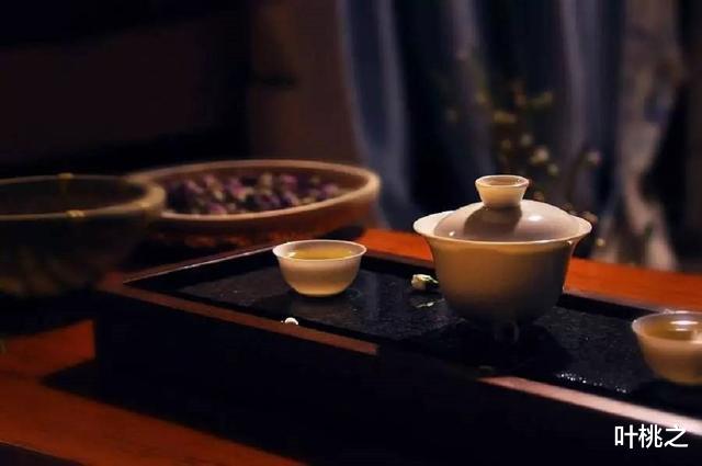 叶桃之 任何人对你好，都是有所图的