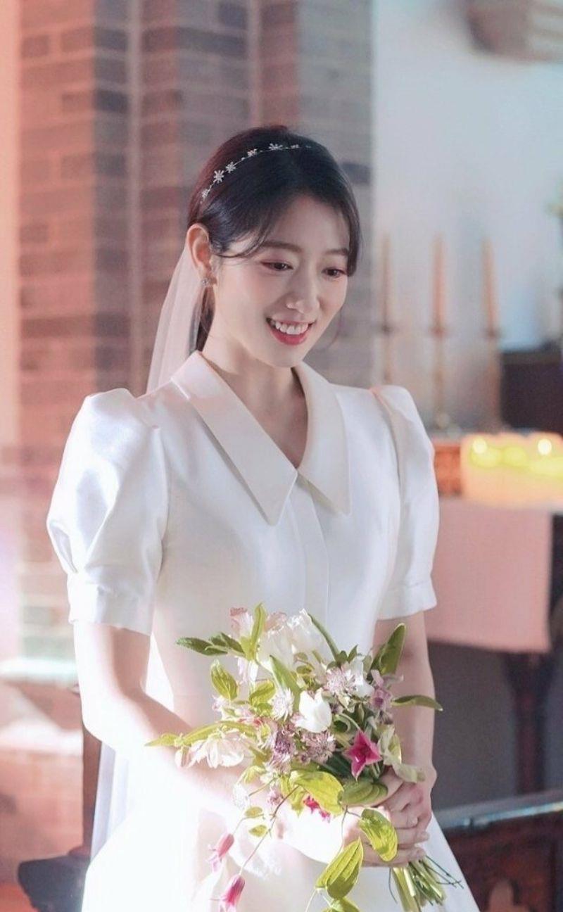 朴信惠|朴信惠崔泰俊婚礼请帖曝光！准妈妈新年自拍照超温柔！