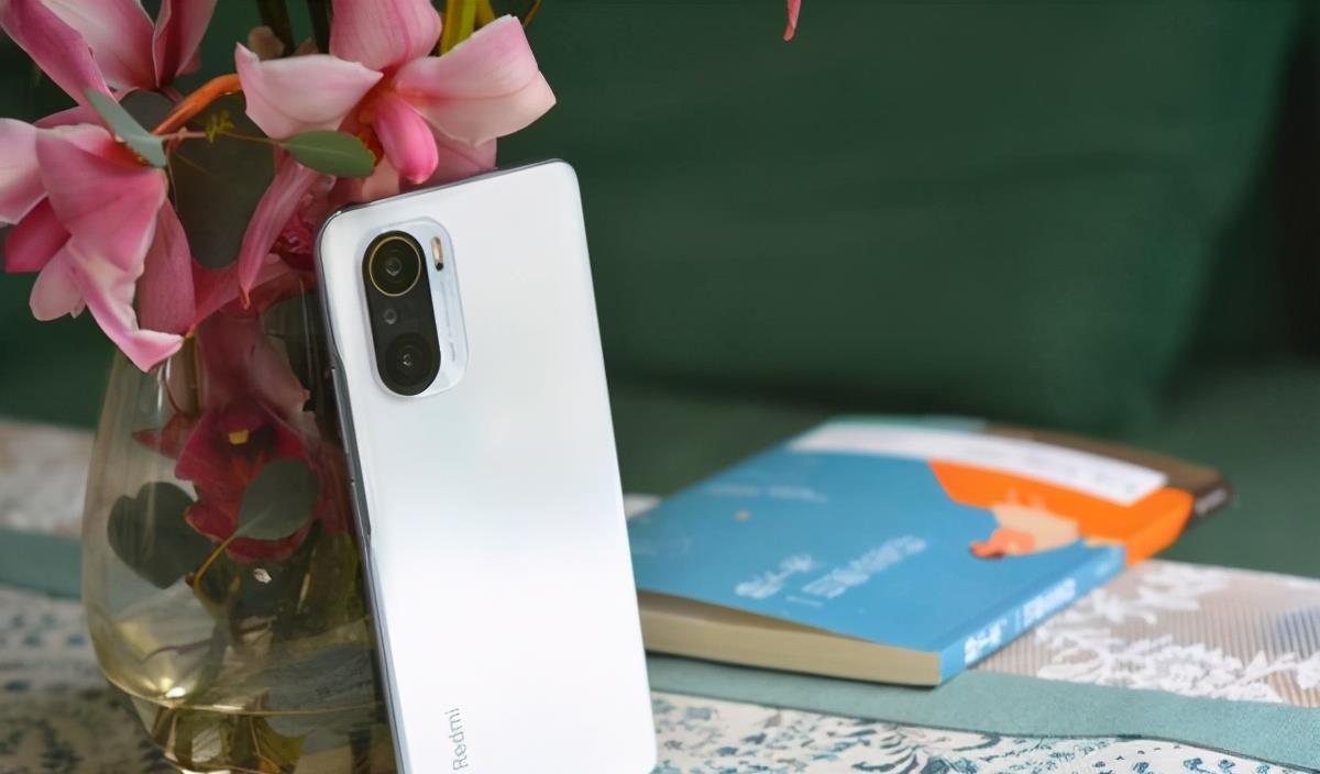 卢伟冰|卢伟冰坚持初心,真香骁龙870跌至2299元,还有12+256G大内存!