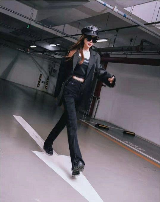 李小璐|“做头发”后续,李小璐PGone仍有联系?被拍一同滑雪甜蜜