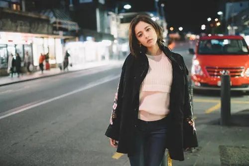 古力娜扎|她曾拒绝周星驰的邀请，却选择了胡歌，但没想到“唐人”无力捧她