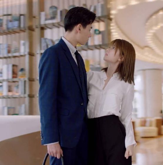 吻戏|她是冯巩的“女儿”，出道20年从不拍吻戏，如今35岁美得像18岁