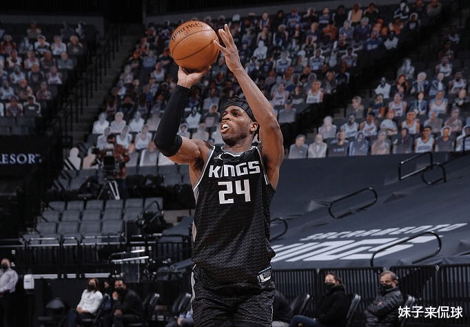 斯蒂芬·庫里|賽季三分命中總數！9人超200記，利拉德270排第三，那庫里有多少