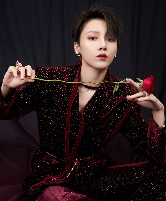 玫瑰|THE9暗黑玫瑰造型，许佳琪狐狸妆很魅惑，赵小棠化淡妆
