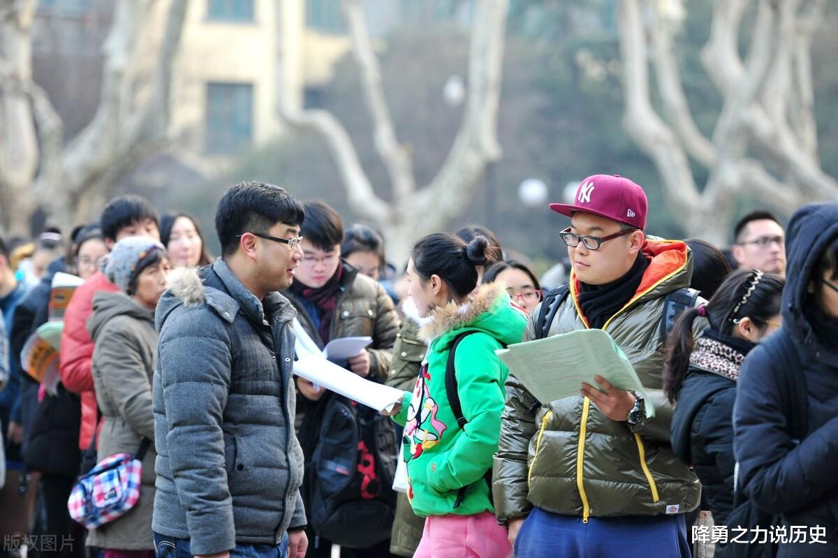 深圳市|我，在深圳当公务员，工作10年，透露公务员的收入有多少