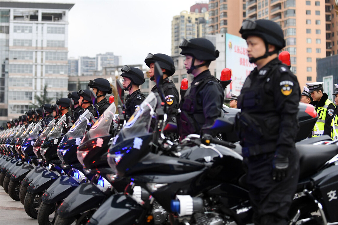 辅警|“年薪制辅警”首次招聘，满足条件可转正式编制，年薪15万起步