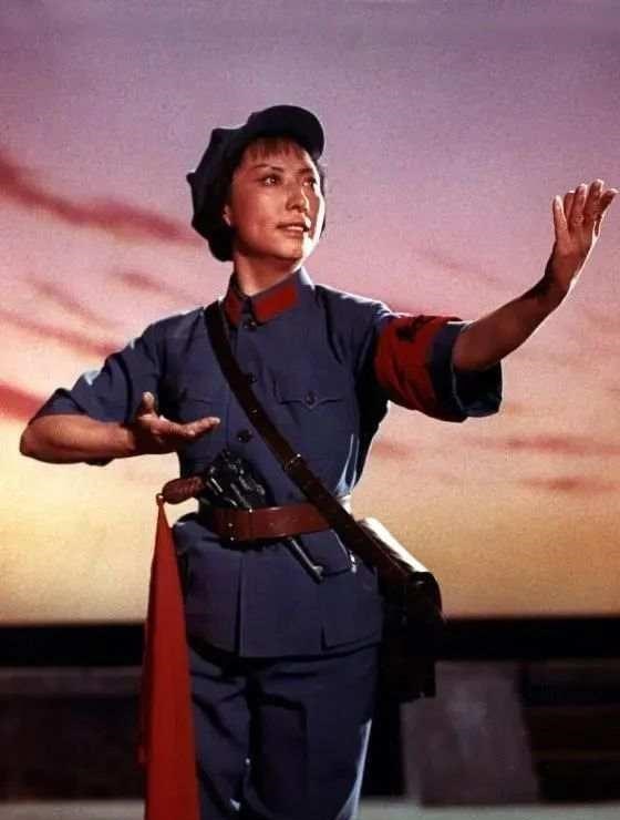 京剧|张君秋提议叶盛兰担任样板戏幕后工作，因另一位京剧演员反对离开