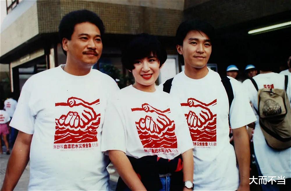 周星驰|吴孟达周星驰的13张合影：只有在达哥身边，周星驰才笑得那么开心