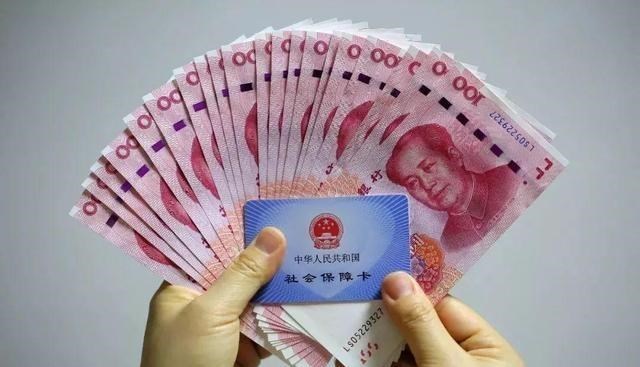 社保|要是不缴纳社保，每个月存1500元入银行，存15年的话够我们养老吗