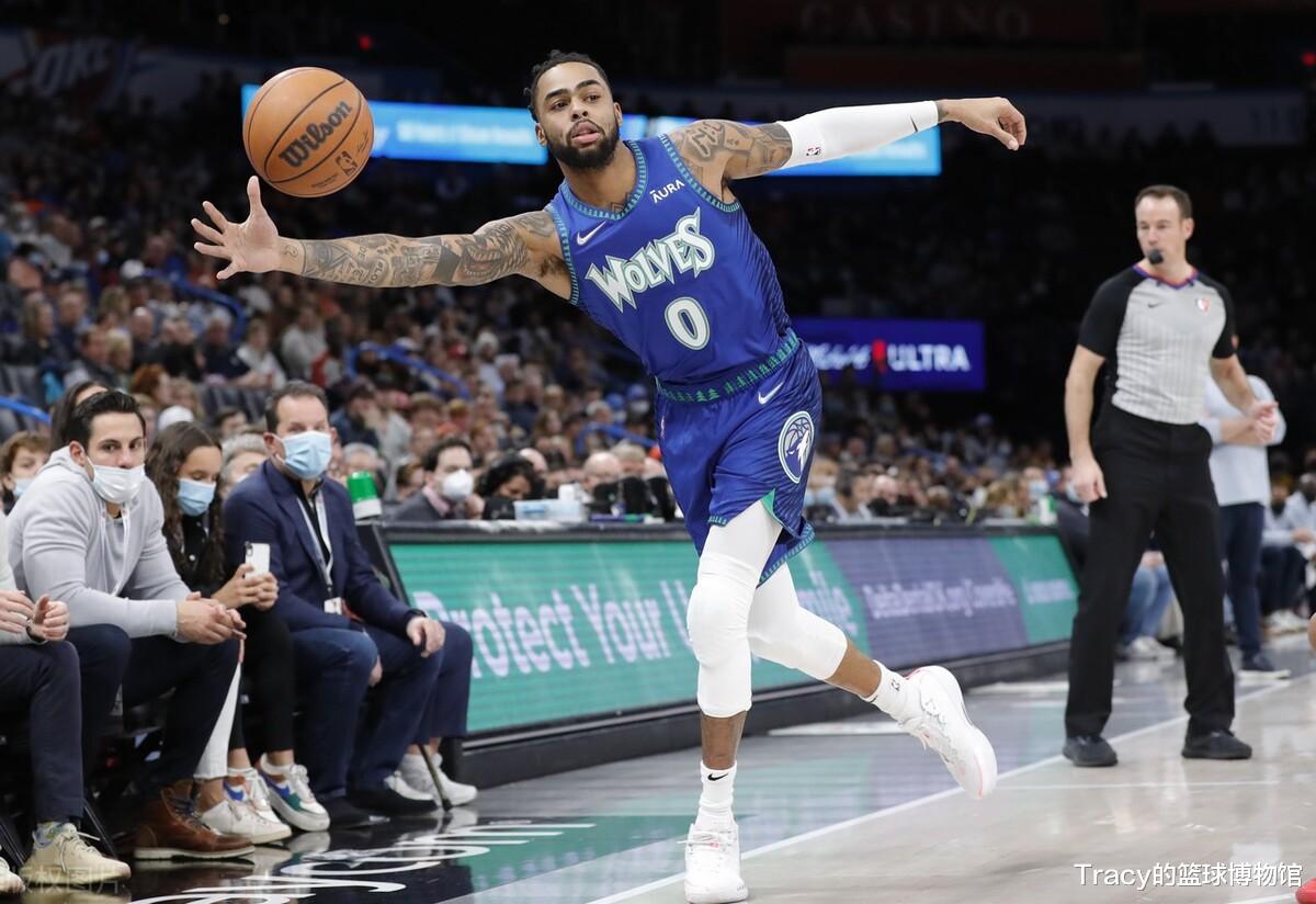 勒布朗·詹姆斯|詹姆斯32+9+8+4+3無緣今日最佳球員？對不起，因?yàn)槟阌龅搅藛痰ぃ?
onload=