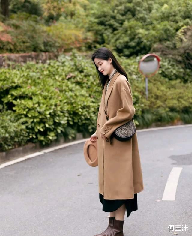 何三沫 不想成为别人眼中的“大妈”,穿对了很关键,可以试试裙装穿搭