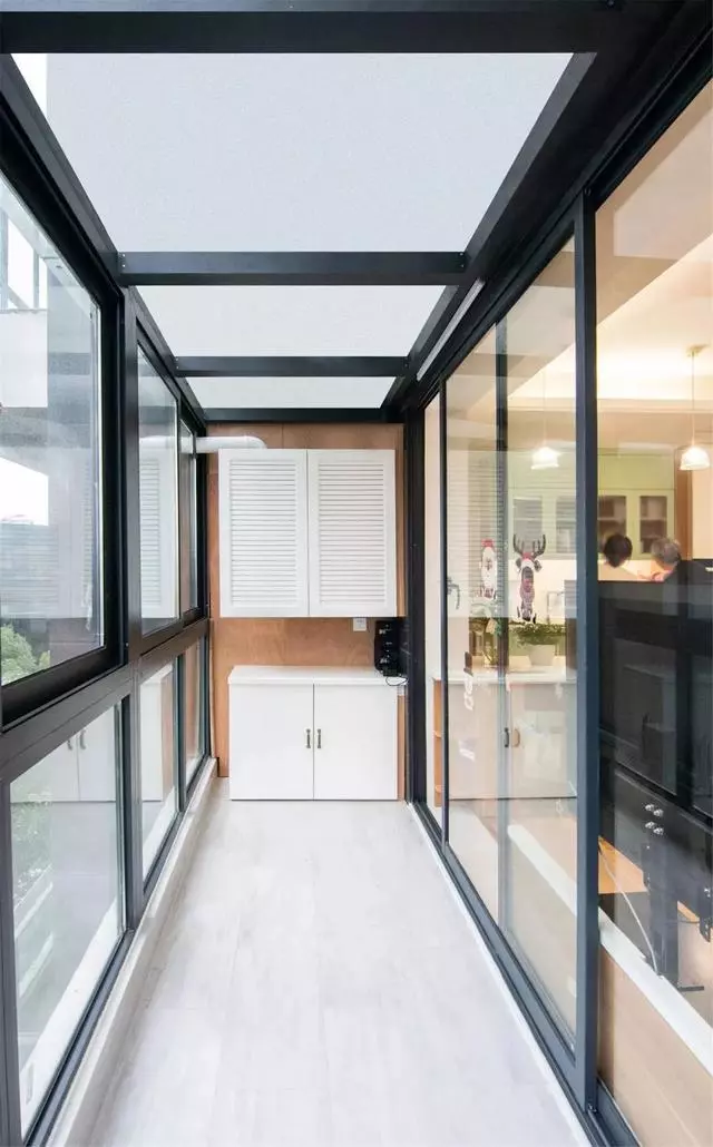 89㎡两室改三室,客厅不买沙发,舍弃电视墙,围合卡座超实用