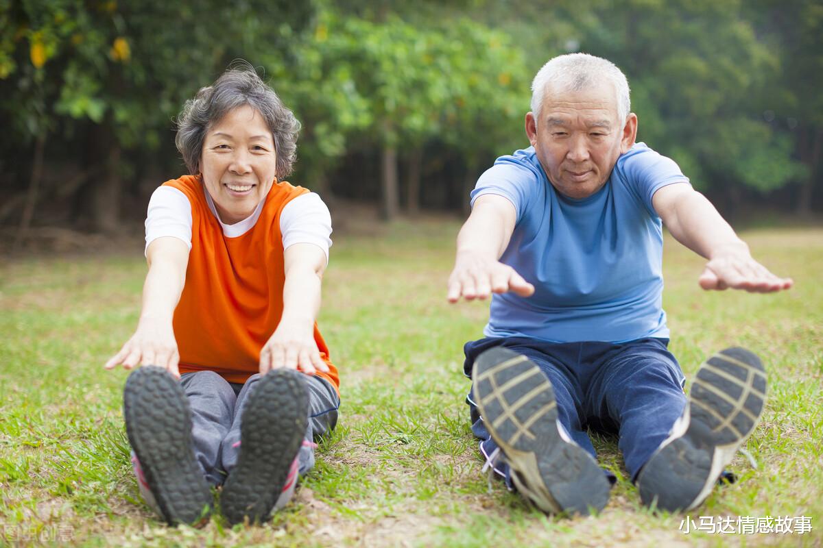 花钱请儿媳当保姆,71岁老人直言:每月4500元,比她进厂打工要好