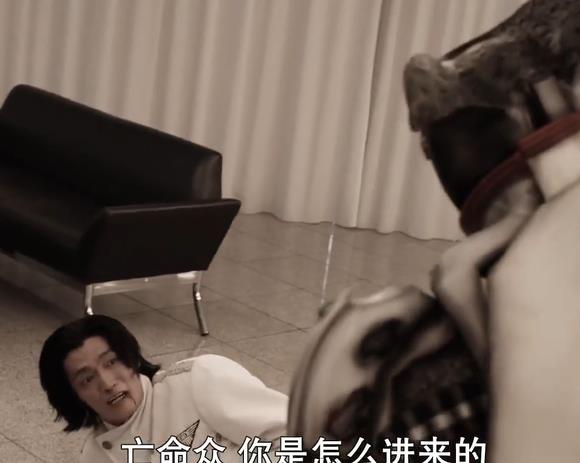 |假面骑士礼拜四：官方暗示除去变色龙，菲尼克斯内部还有卧底！